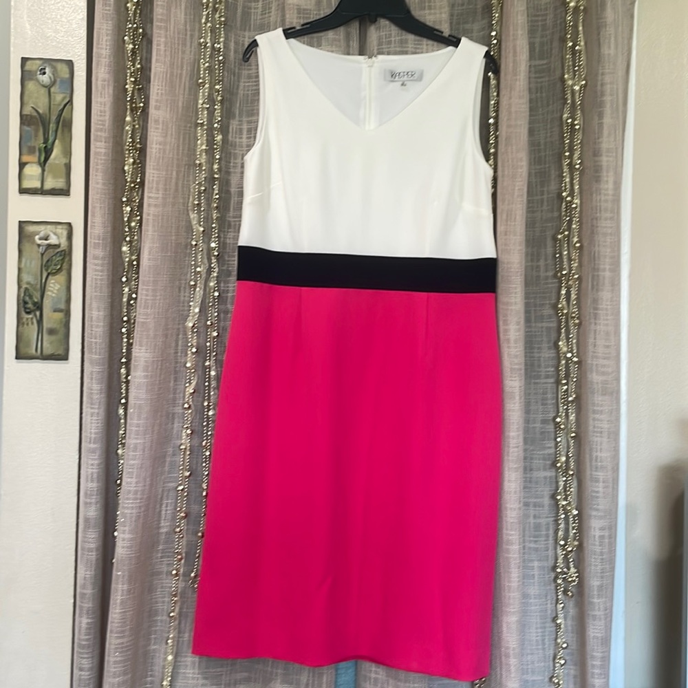 NWOT Kasper dress beautiful colors.